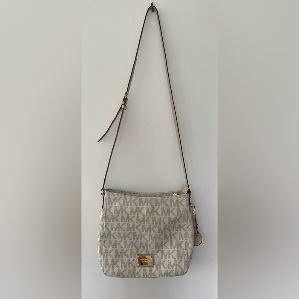 MICHAEL KORS handbag